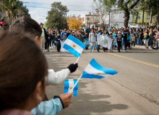 Paraná conmemoró el 216º aniversario de la Revolución de Mayo. Foto: (MdP).