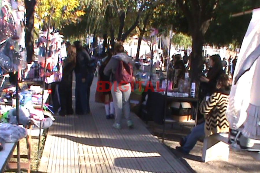 Feria “Plaza Activa” de Colonia Avellaneda. Foto: Elochodigital.