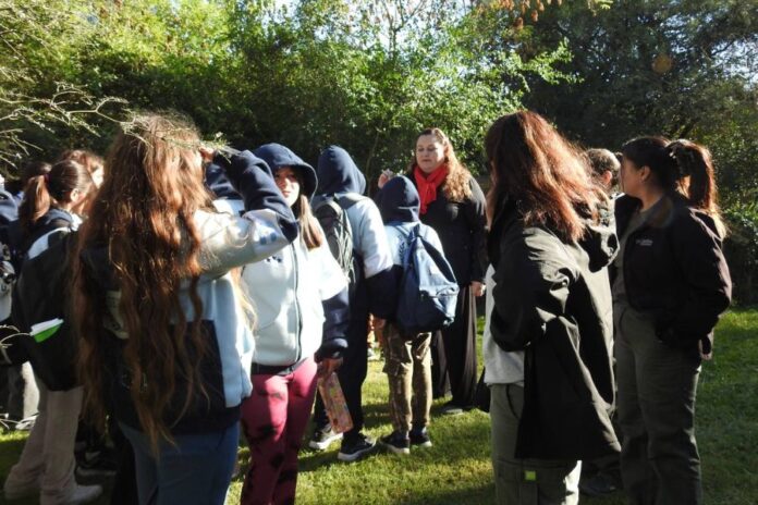 Estudiantes de Colonia Avellaneda visitaron Cerrito. Foto: (MdC).