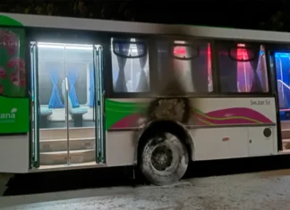 Se incendió un colectivo urbano en Paraná.