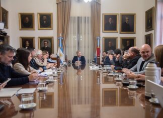 El gobierno provincial interviene para destrabar el conflicto laboral.