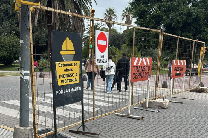 Desvíos y cortes de tránsito en Paraná por obras. Desvíos y cortes de tránsito en Paraná por obras.