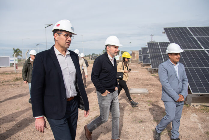 Frigerio inauguró un parque solar en Arroyo Barú.