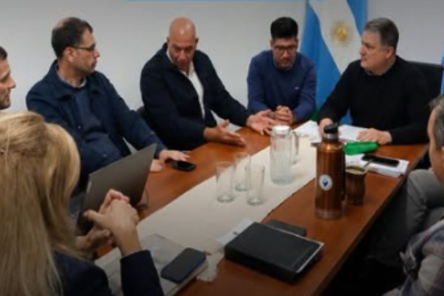 Ariel Weiss destacó nuevos proyectos para Colonia Avellaneda y participó del debate por el futuro transporte metropolitano