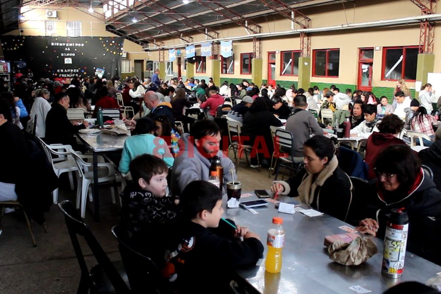 Bingo solidario en la EET N° 3 Tte. Candelaria. Foto: Elochodigital.