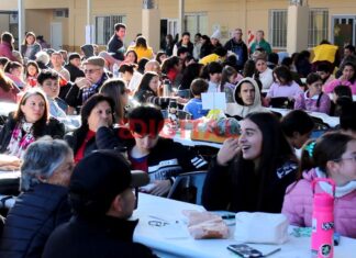 Gran Mate Bingo solidario en la Escuela Santa Teresa de los Andes. Foto: Elochodigital.