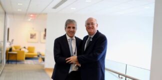 Luis Caputo junto al presidente del BID, Ilan Goldfajn. Foto: Redes (@LuisCaputoAR)