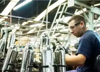 Convocan a renegociar 446 convenios colectivos tras los cambios en la Ley de Modernización Laboral Revisarán convenios colectivos de trabajo