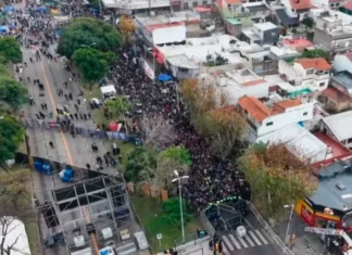 Despedida del Indio Solari: miles de fanáticos llegaron a Avellaneda. Foto: (TN).