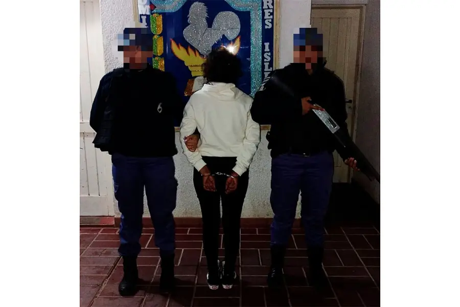 Brutal filicidio en Chaco: una mujer asesinó a su hija a puñaladas y luego se entregó a la Policía