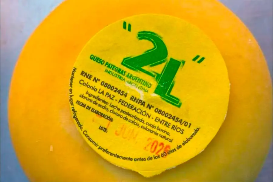 Prohibieron la venta de una marca de queso en Entre Ríos