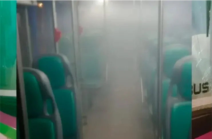 Atacaron con un artefacto de pirotecnia a un colectivo en Paraná