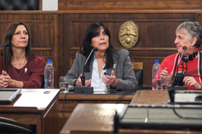 Aluani encabezó el inicio del curso Gestión de Residuos.