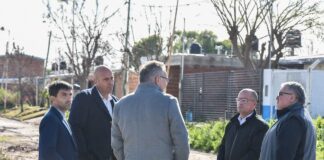 Ariel Weiss recibió al ministro Hernán Jacob y recorrieron la calle Dorrego para avanzar en soluciones Ariel Weiss recibió al ministro Hernán Jacob. Foto: (MdCA).