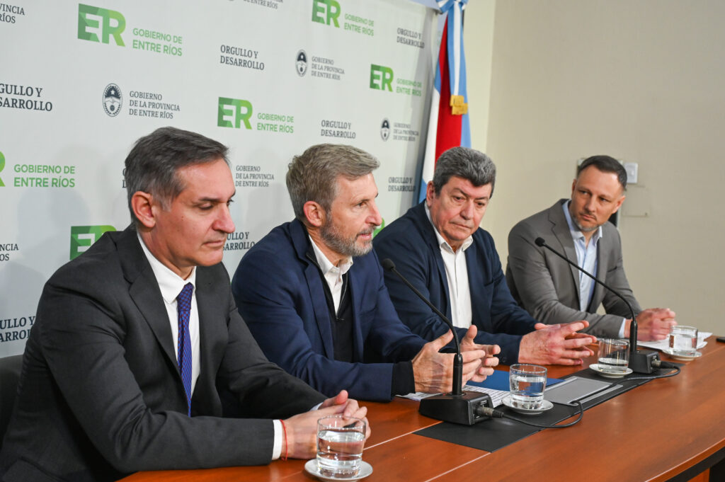 Frigerio presentó un nuevo crédito hipotecario para empleados públicos.