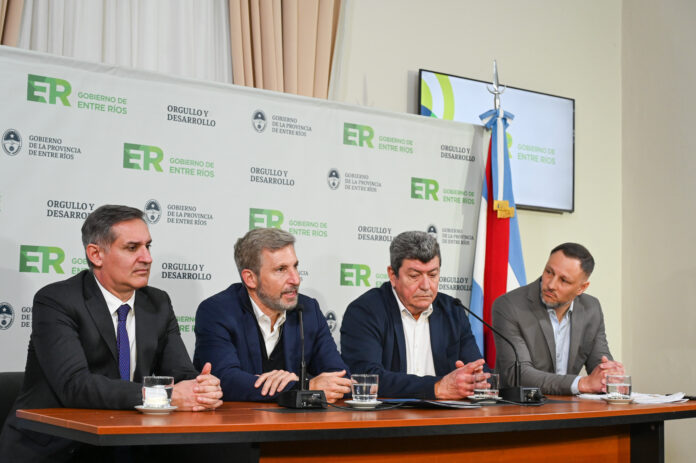 Frigerio presentó un nuevo crédito hipotecario para empleados públicos.