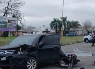 Valle María: un motociclista de 19 años sufrió heridas graves tras chocar contra un automóvil Un motociclista sufrió heridas graves tras chocar contra un automóvil en Valle María.