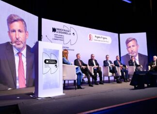 Frigerio: “En Entre Ríos estamos haciendo reformas que durante décadas se prometieron y nunca se concretaron” Frigerio participó del ciclo Democracia y Desarrollo.