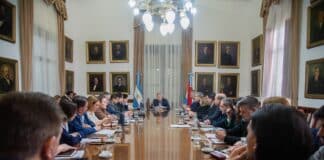 Frigerio reunió a su gabinete para definir acciones.