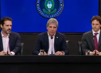 Luis Caputo en conferencia de prensa