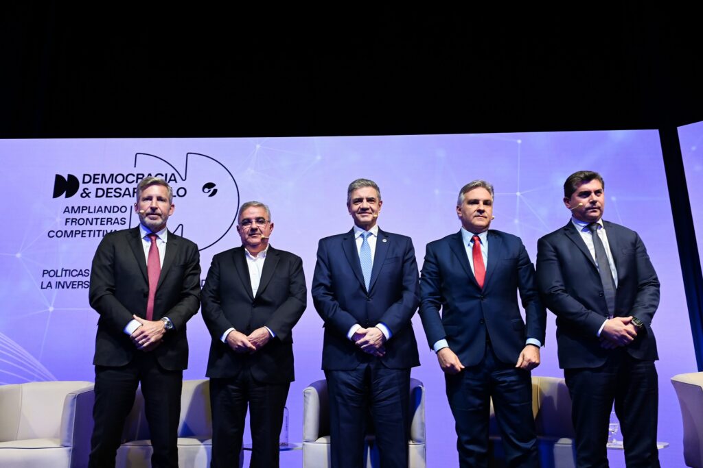 Frigerio participó del ciclo Democracia y Desarrollo.