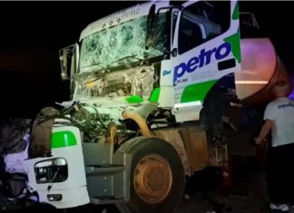 Choque entre dos camiones en la Ruta 14. Foto: Bomberos Voluntarios de Concepción del Uruguay.
