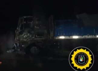 Un camión cargado con trigo volcó y se incendió en la Ruta Provincial 16. Foto: (P.E.R.)