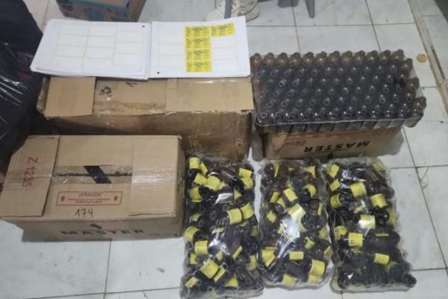 Allanaron por una estafa y descubrieron un laboratorio de drogas. Foto: (PER).