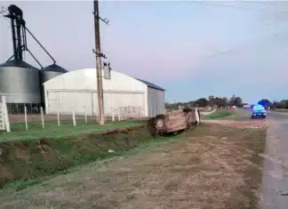 Vuelco en Viale.