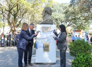 La provincia acompañó a Villa Urquiza en la celebración de su 173° aniversario