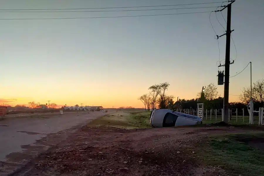 Vuelco en Viale.