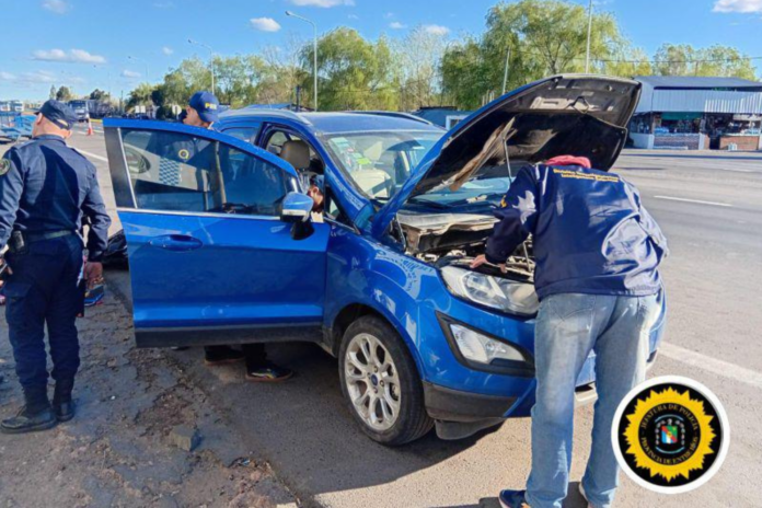 Secuestraron más de un kilo de cocaína en un control vial en Brazo Largo.