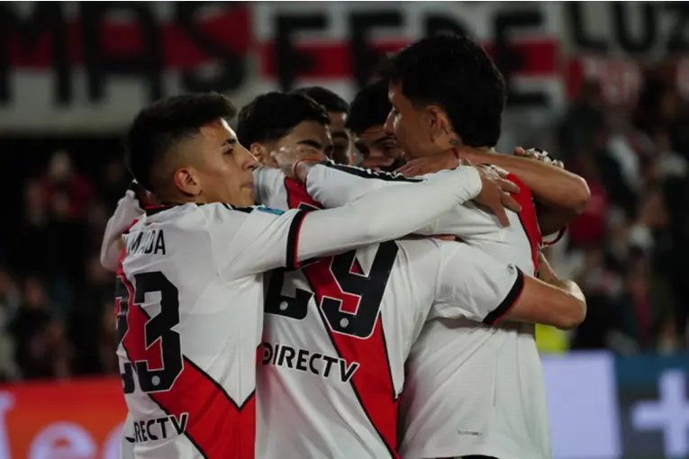 River venció 3-1 a Independiente Rivadavia.