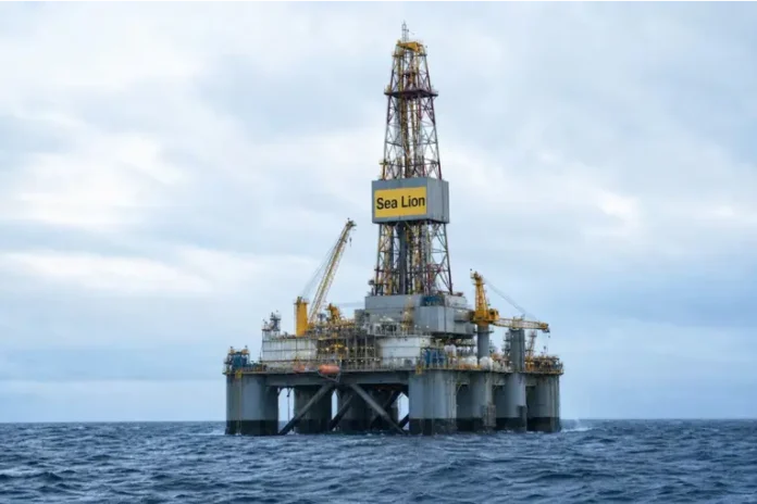 Reino Unido prorrogaron por cinco años las licencias petroleras.