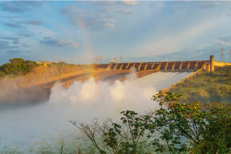 Abrieron el vertedero de la represa Itaipú. Foto: Itaipu Binacional - Paraguay