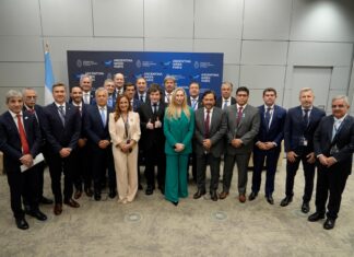 Frigerio busca en París inversiones.
