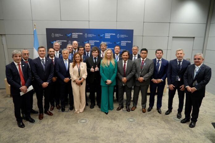 Frigerio busca en París inversiones. Frigerio busca en París inversiones.