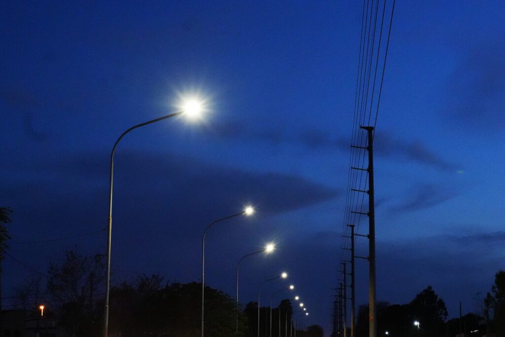 Enersa renovó la iluminación de San Benito. Foto: (GdER).