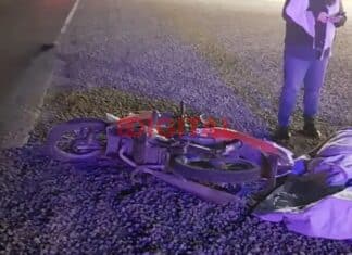 Dos mujeres resultaron heridas tras caer de una moto. Foto: PER.