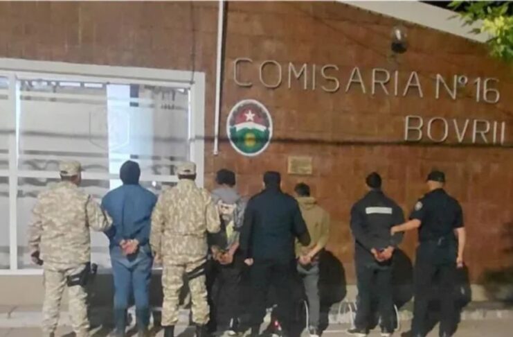 Detuvieron a cuatro hombres y secuestraron 100 kilos de carne vacuna y un arma de fuego