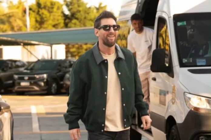 Messi llegó al predio de AFA.