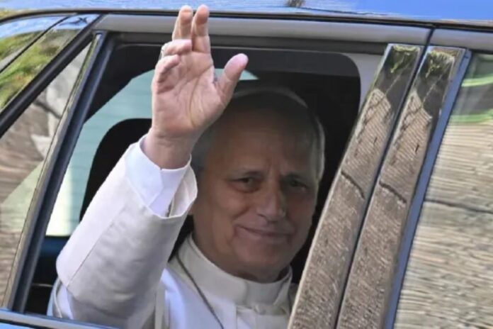 El papa León XIV recibió el alta médica.