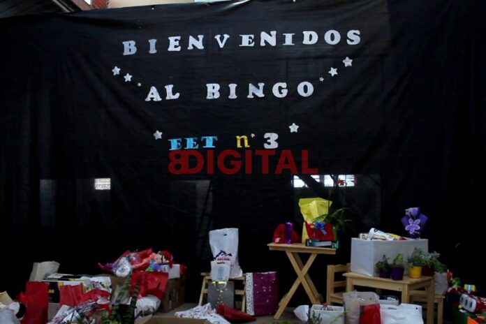 E.E.T. N.º 3 Tte. Candelaria realizó un bingo. Foto: ElochoDigital. E.E.T. N.º 3 Tte. Candelaria realizó un bingo. Foto: ElochoDigital.