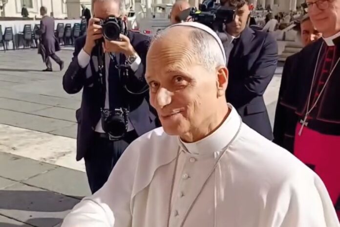 El papa León XIV: “Argentina, allá vamos”.