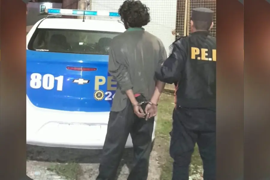 Paraná: detuvieron a un joven con 22 recortes de caños de aire acondicionado presuntamente robados