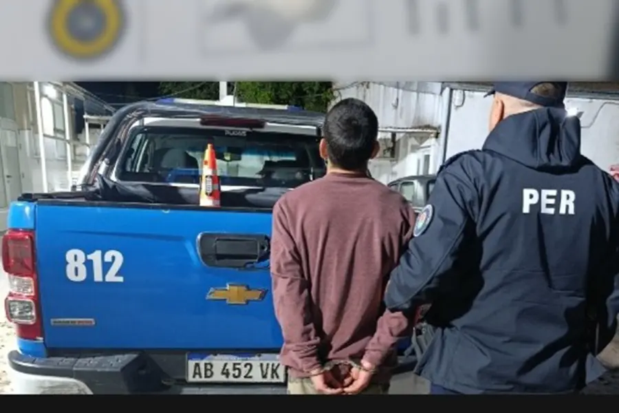 Paraná: detuvieron a un joven con 22 recortes de caños de aire acondicionado presuntamente robados