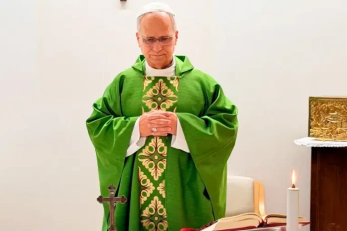 El papa León XIV celebró una misa en el hospital.