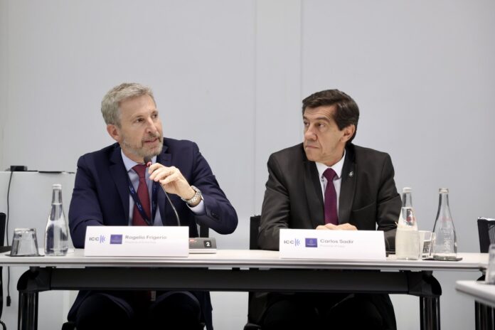 Frigerio destacó en París las oportunidades de Entre Ríos. Foto: (GdER):